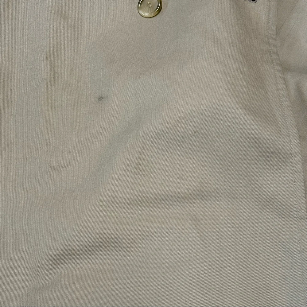 Burberry trench coat. - Picture 13 of 14